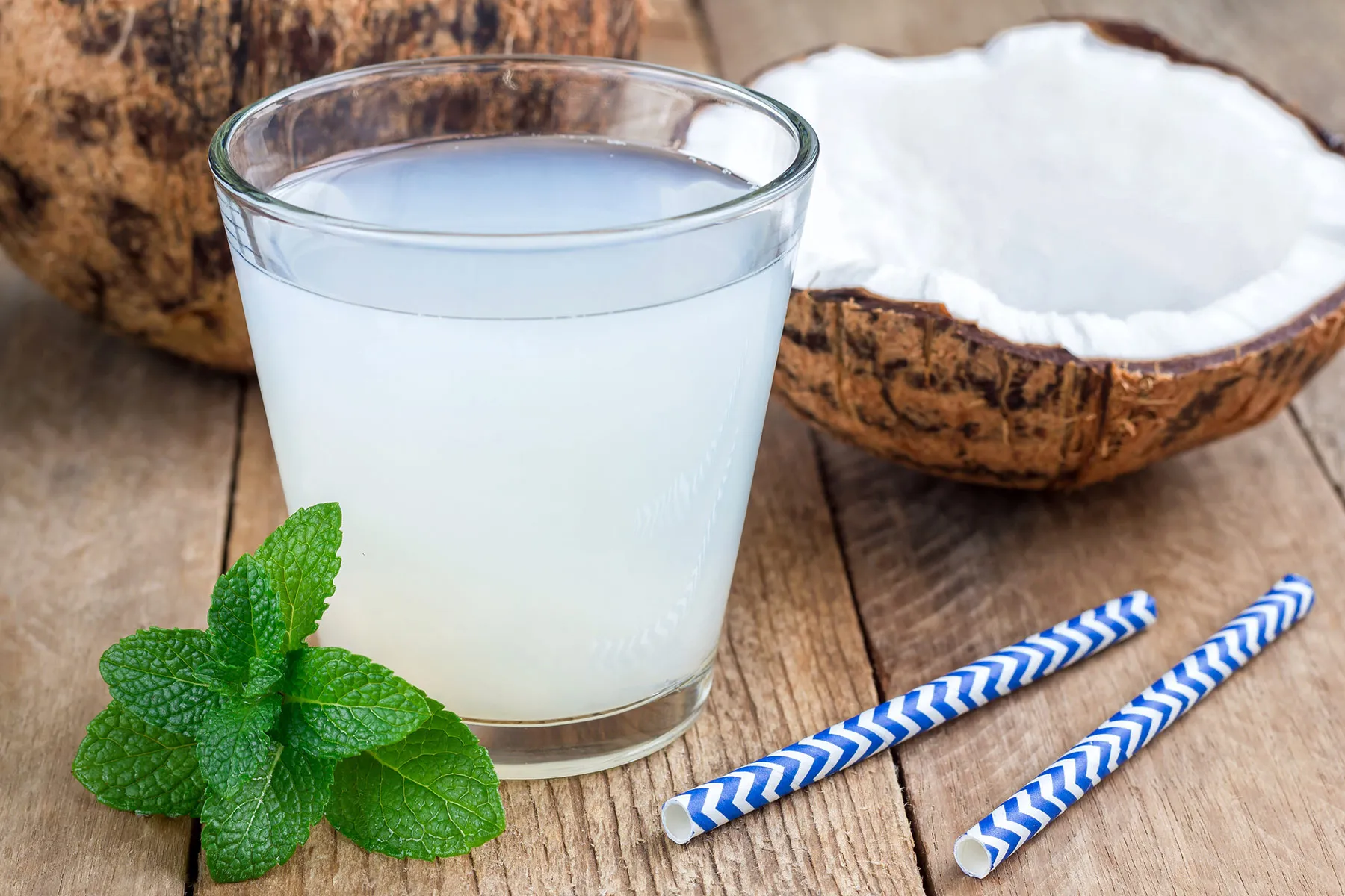 Ăn sầu riêng uống nước dừa được không có gây nóng người hay ảnh hưởng tiêu hóa?