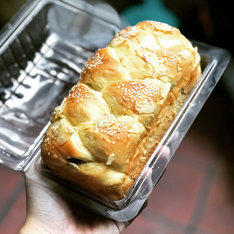 Bánh mì hoa cúc bao nhiêu calo? Nguồn năng lượng, ảnh hưởng đến cân nặng, so sánh calo với bánh khác