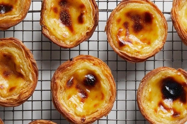 Bánh trứng bao nhiêu calo? Thành phần dinh dưỡng, loại bánh phổ biến, ảnh hưởng cân nặng