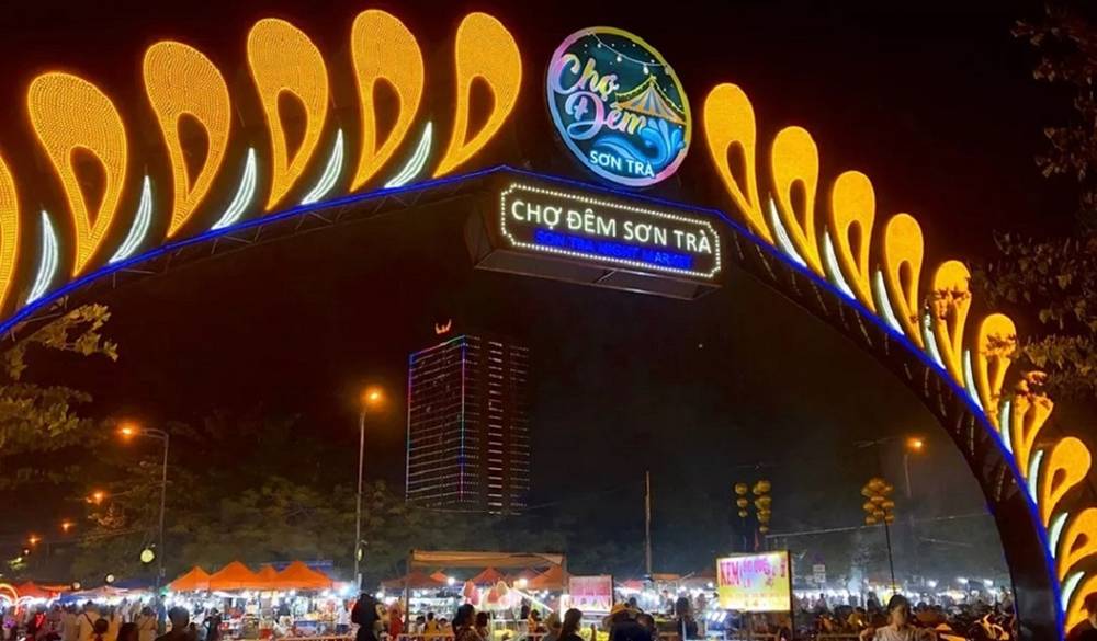 Chợ đêm Sơn Trà - Đà Nẵng là điểm đến văn hóa ẩm thực sôi động thu hút du khách trải nghiệm mua sắm và đặc sản địa phương