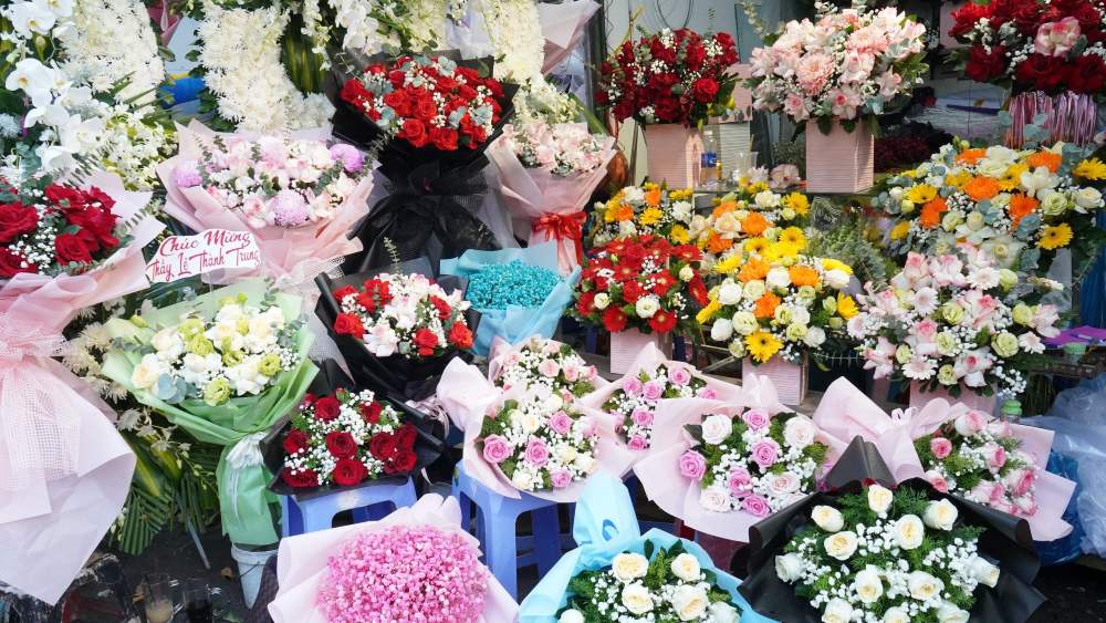 Chợ hoa sỉ Hồ Thị Kỷ: Tổng quan, hoạt động mua bán, kinh nghiệm đi chợ, sản phẩm đa dạng