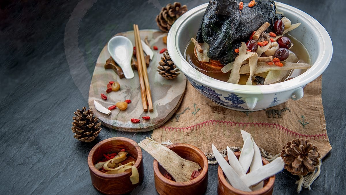 Gà ác tiềm thuốc bắc là gì, giá trị dinh dưỡng, cách nấu, lưu ý khi ăn