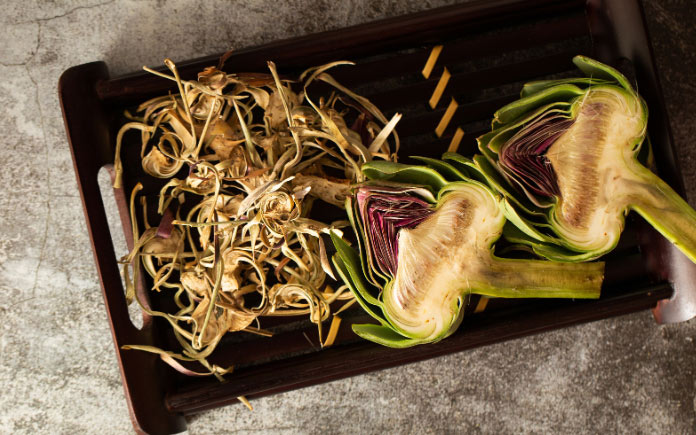 Uống trà atiso có mất ngủ không nếu dùng buổi tối và ai nên hạn chế?