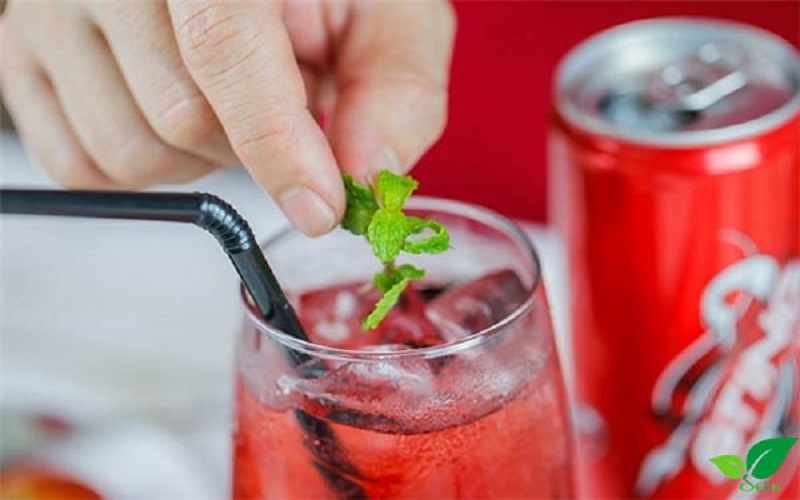1 chai sting bao nhiêu calo? Thành phần dinh dưỡng, tác động calo đường, so sánh và cách thay thế