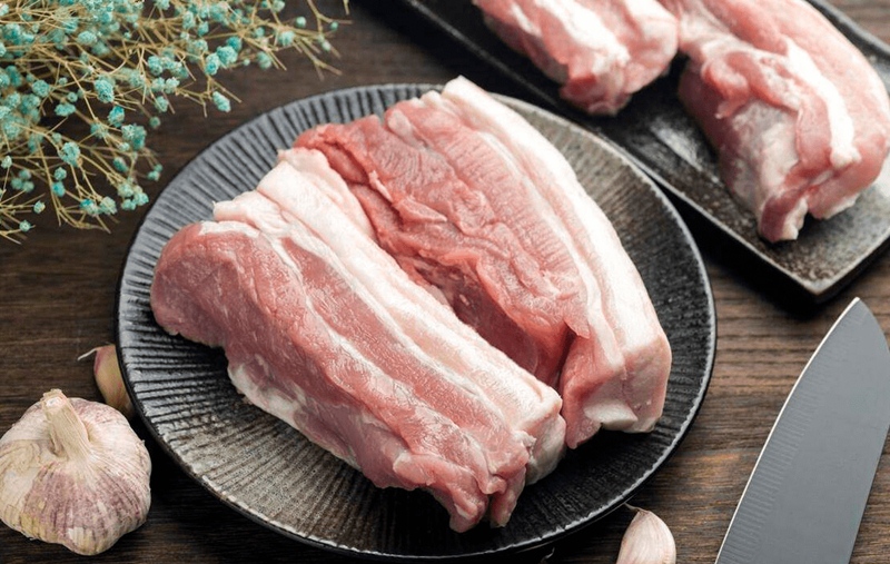 100g thịt ba chỉ bao nhiêu calo, protein? Chất béo thật sự, kiểu chế biến, vai trò với chế độ ăn