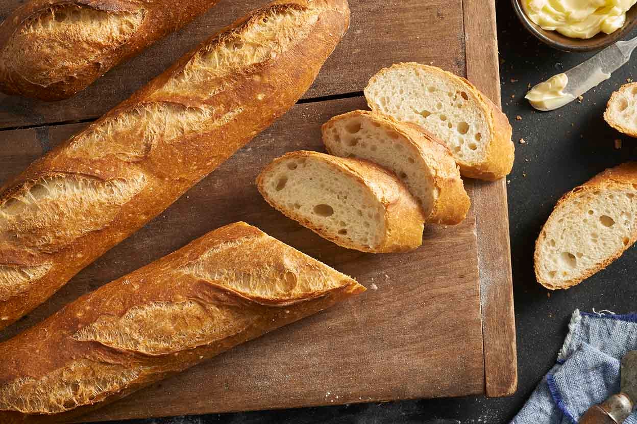 Bánh mì baguette bao nhiêu calo? Lượng calo thay đổi, tác động chế độ ăn, so với tinh bột khác