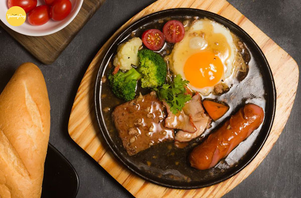 Bánh mì chảo bao nhiêu calo? Thành phần dinh dưỡng, nguy cơ tăng cân, so sánh các món sáng khác