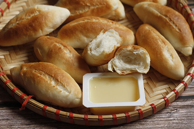 Bánh mì chuột bao nhiêu calo? Nhân và cách chế biến ảnh hưởng thế nào, tác động sức khỏe, so sánh calo với các loại bánh khác, lưu ý cho người ăn kiêng và tiểu đường Bánh mì chuột bao nhiêu calo? Nhân và cách chế biến ảnh hưởng thế nào, tác động sức khỏe, so sánh calo với các loại bánh khác, lưu ý cho người ăn kiêng và tiểu đường