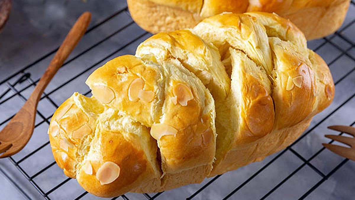 Bánh mì hoa cúc bao nhiêu calo? Nguồn năng lượng, ảnh hưởng đến cân nặng, so sánh calo với bánh khác