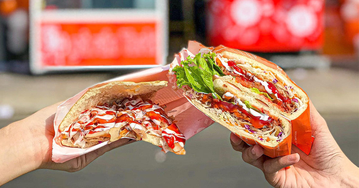 Bánh mì kebab bao nhiêu calo? Yếu tố ảnh hưởng lượng calo, giá trị dinh dưỡng, phân tích dinh dưỡng phổ biến