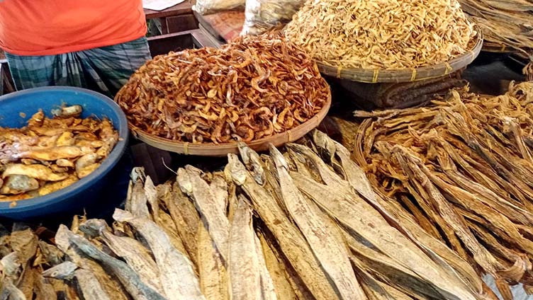 Cá khô bao nhiêu calo? Giá trị năng lượng, loại cá phổ biến, ảnh hưởng sức khỏe khi ăn