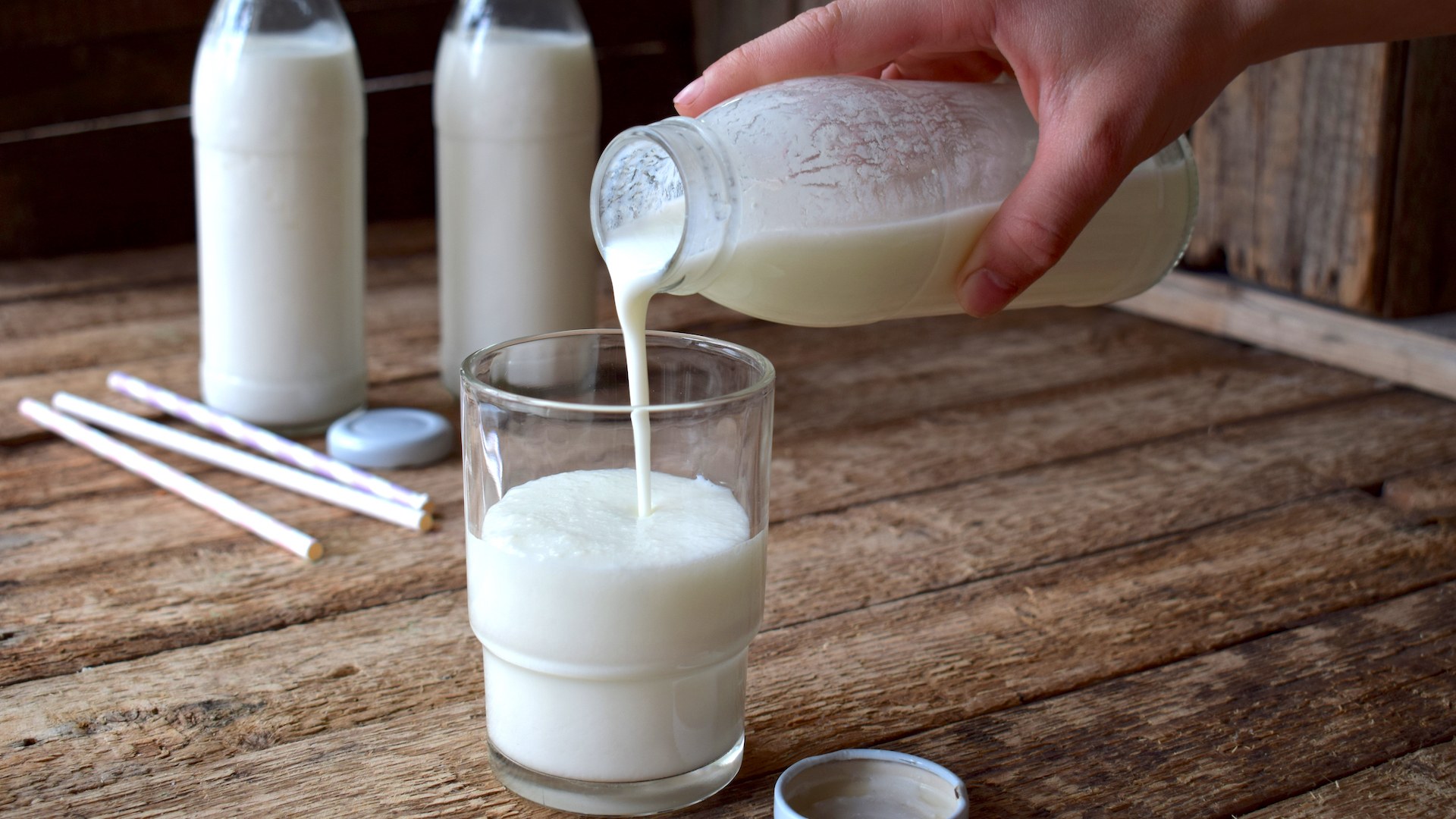 Cách bảo quản sữa tươi khi không có tủ lạnh: Giải pháp an toàn tại nhà