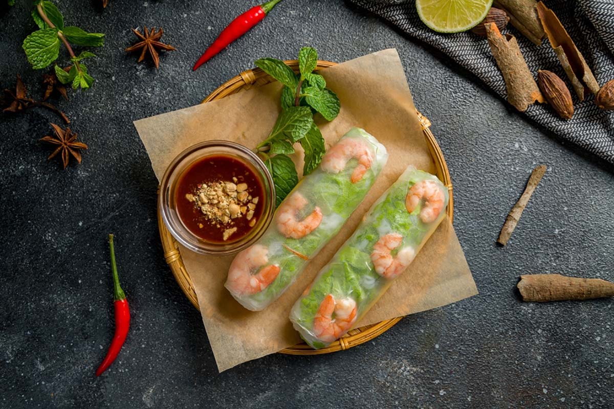 Gỏi cuốn bao nhiêu calo? Lượng kcal, ảnh hưởng thành phần, bảng dinh dưỡng chi tiết, phù hợp ăn kiêng không