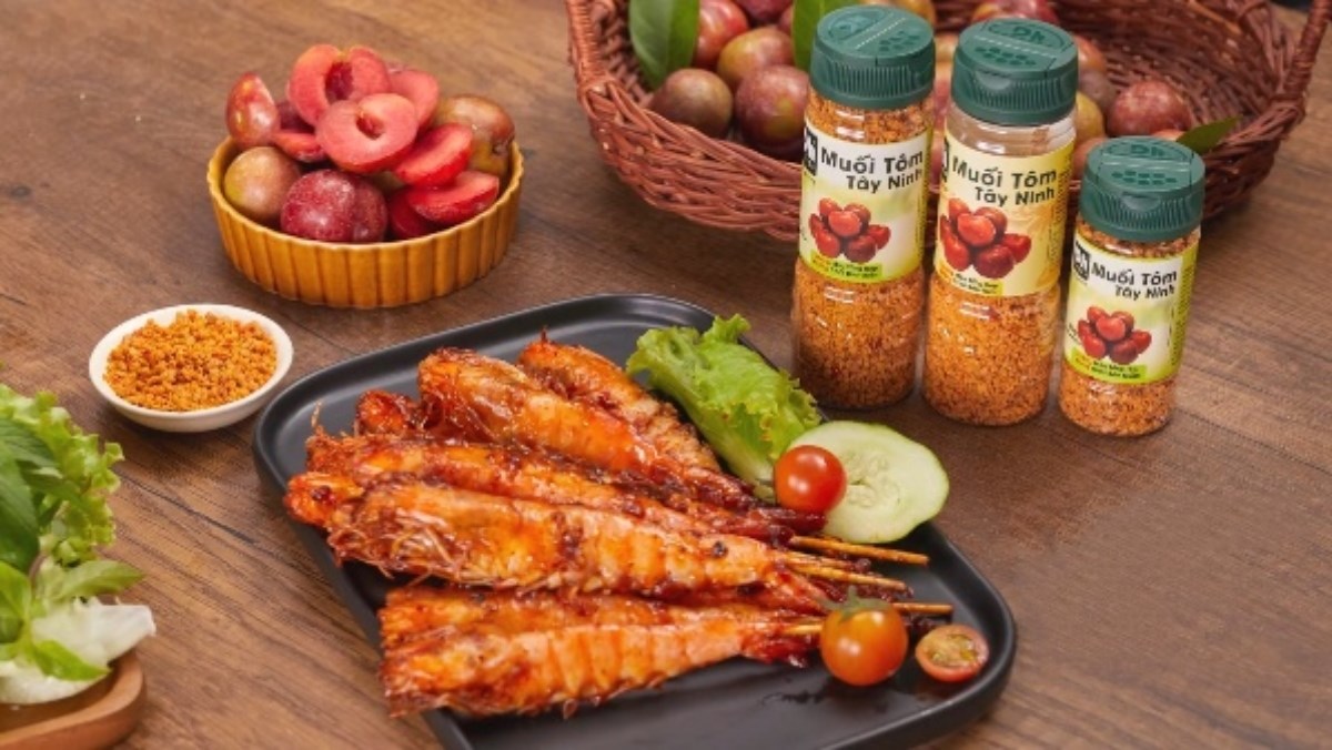 Muối tôm bao nhiêu calo? Thành phần dinh dưỡng, ảnh hưởng sức khỏe, so sánh gia vị chấm