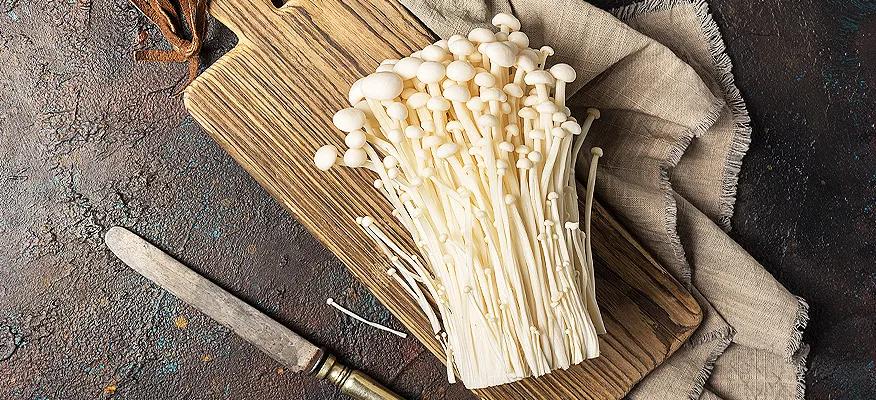 So sánh và ứng dụng của nấm kim châm trong chế độ ăn So sánh và ứng dụng của nấm kim châm trong chế độ ăn