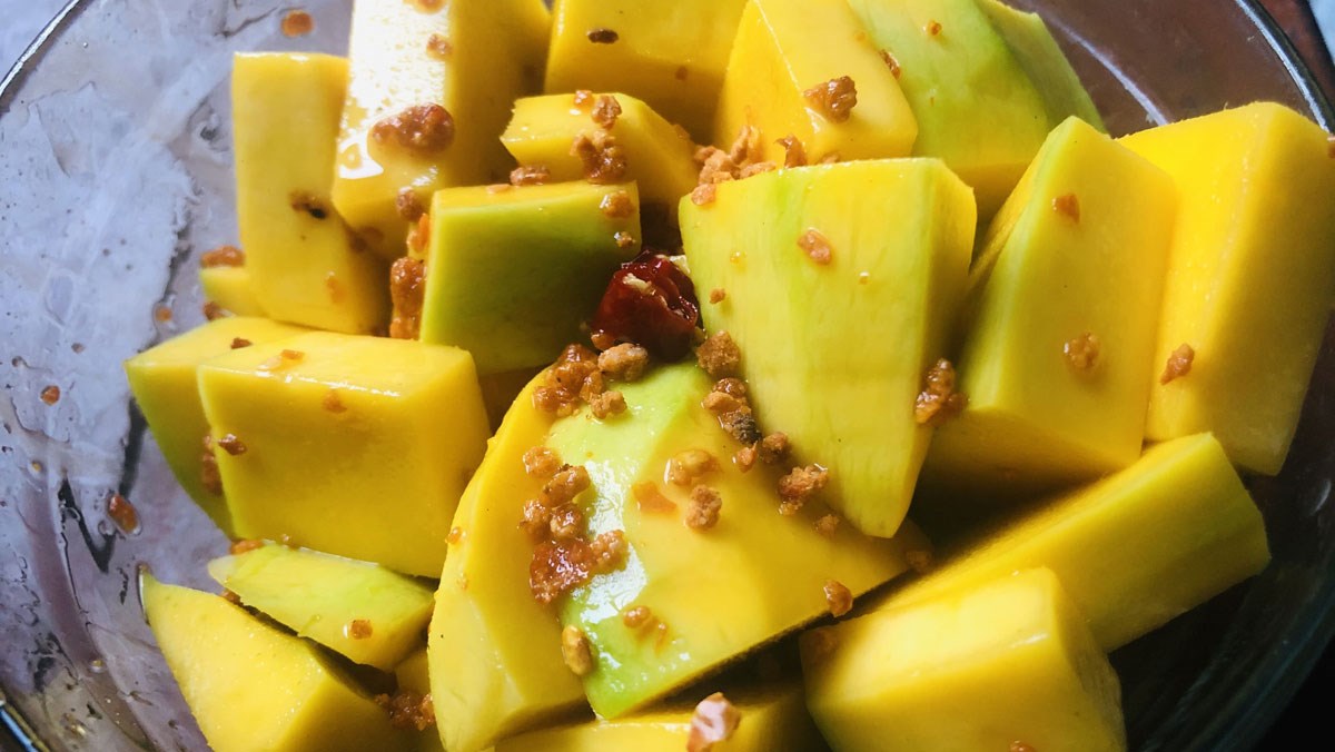 Xoài lắc bao nhiêu calo? Thành phần ảnh hưởng, tác động ăn kiêng, so với món khác, ảnh hưởng sức khỏe