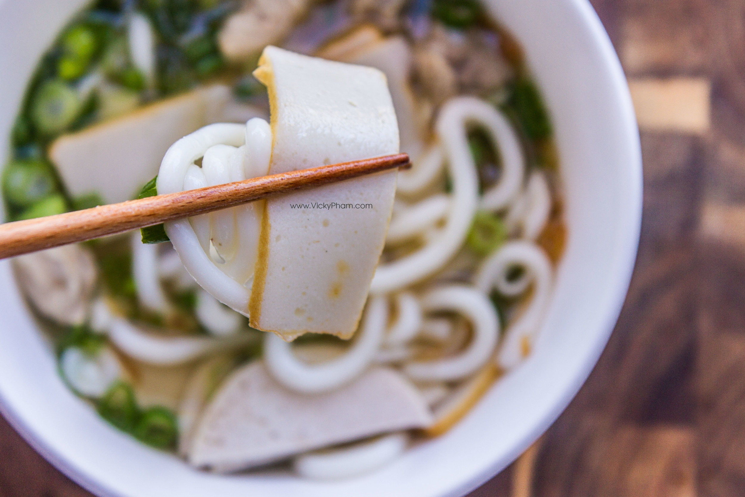 Bánh canh bao nhiêu calo, protein? Thành phần dinh dưỡng, lượng calo trong từng loại, tác động sức khỏe