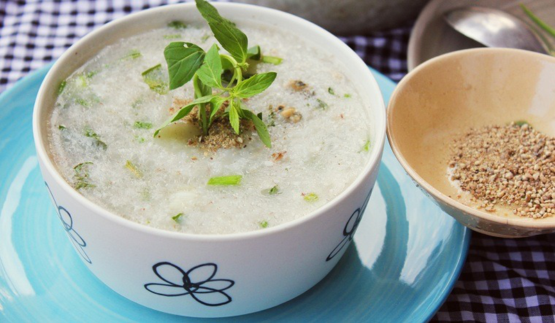 Cháo gói bao nhiêu calo? Thành phần dinh dưỡng, tác động sức khỏe, so sánh với thực phẩm khác