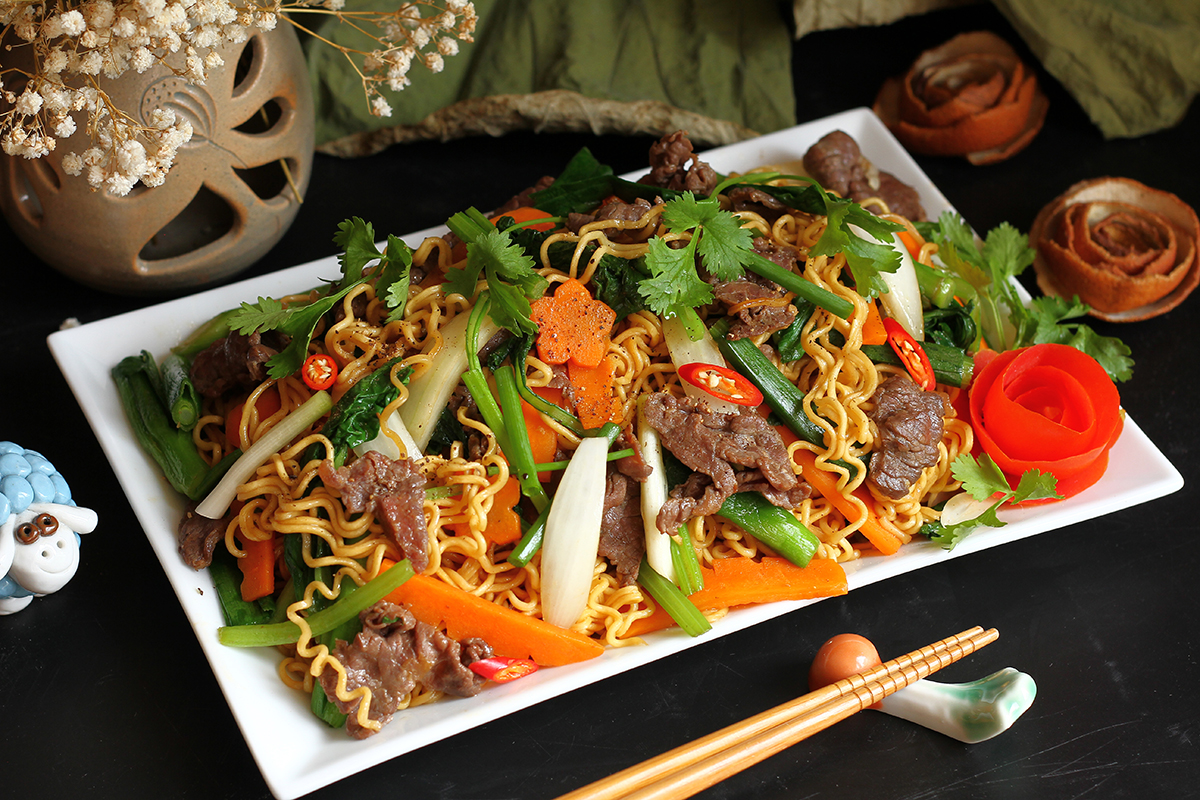 Mì xào bao nhiêu calo, protein? Thành phần dinh dưỡng, hàm lượng trong các loại, yếu tố ảnh hưởng