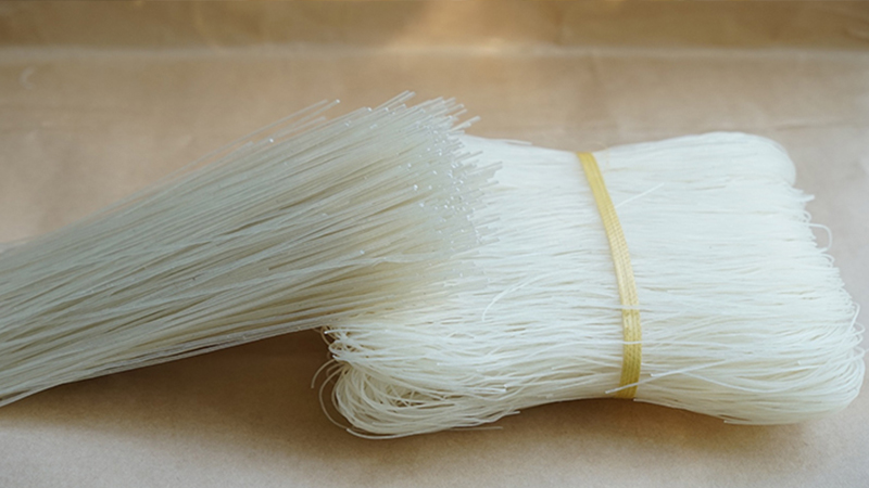 Miến bao nhiêu calo? Thành phần dinh dưỡng, mức năng lượng trong 100g, so sánh với cơm phở bún