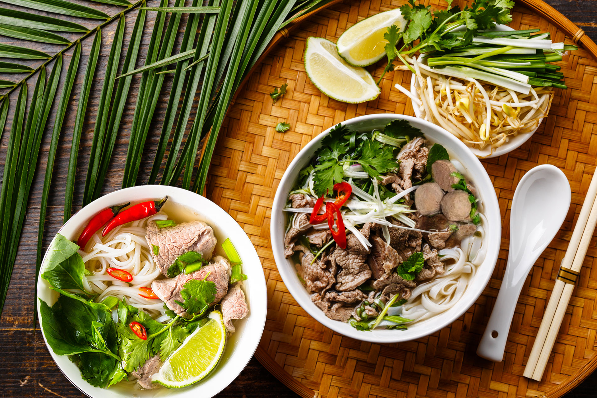 Phở bao nhiêu calo? Năng lượng đến từ nước dùng, bảng calo từng loại phở, tác động đến sức khỏe