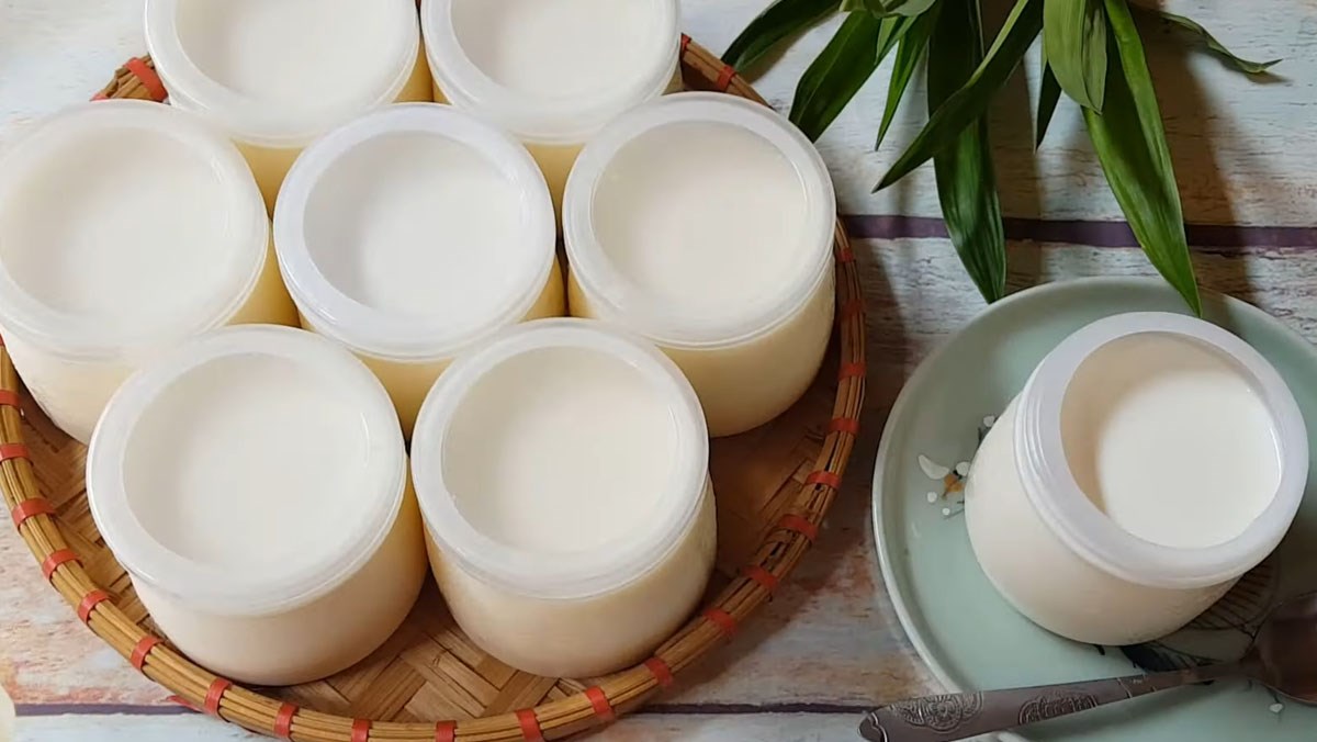 Sữa chua không đường bao nhiêu calo? Lượng calo, khẩu phần ăn kiêng, tác dụng giảm cân, mẹo ăn thông minh