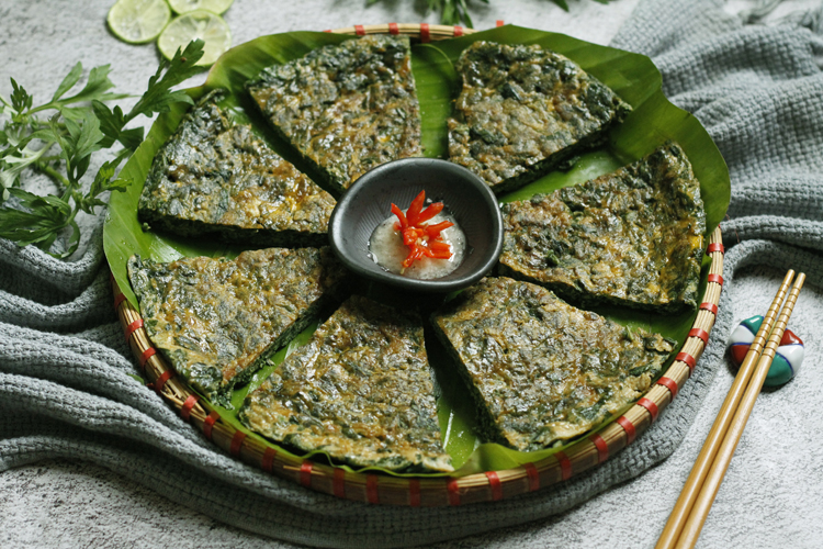 Trứng ngải cứu bao nhiêu calo? Dưỡng chất nổi bật, cách nấu ít calo, so với món trứng khác