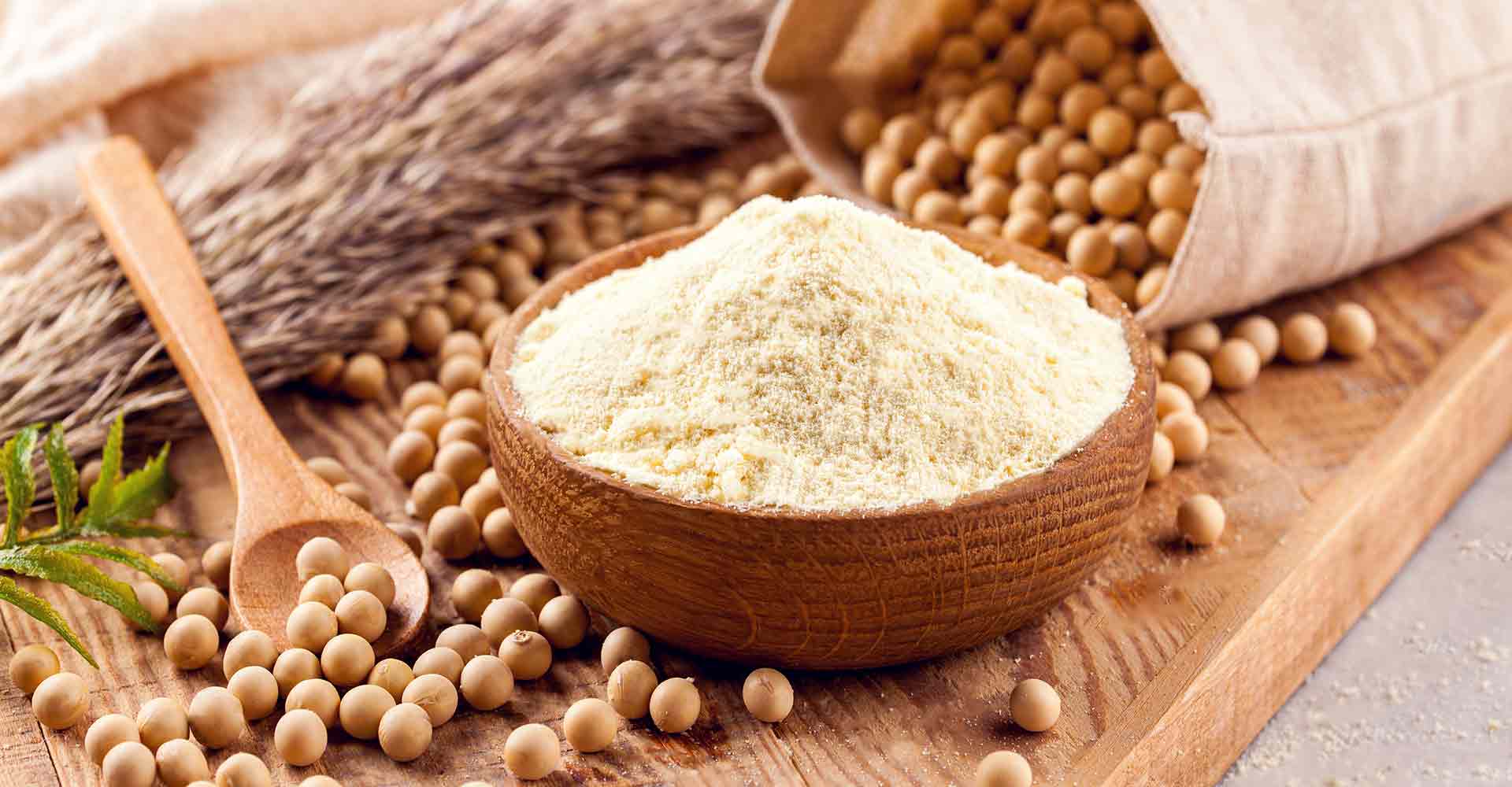 Uống bột đậu nành có tăng vòng 1 không và ảnh hưởng thế nào đến nội tiết tố nữ?