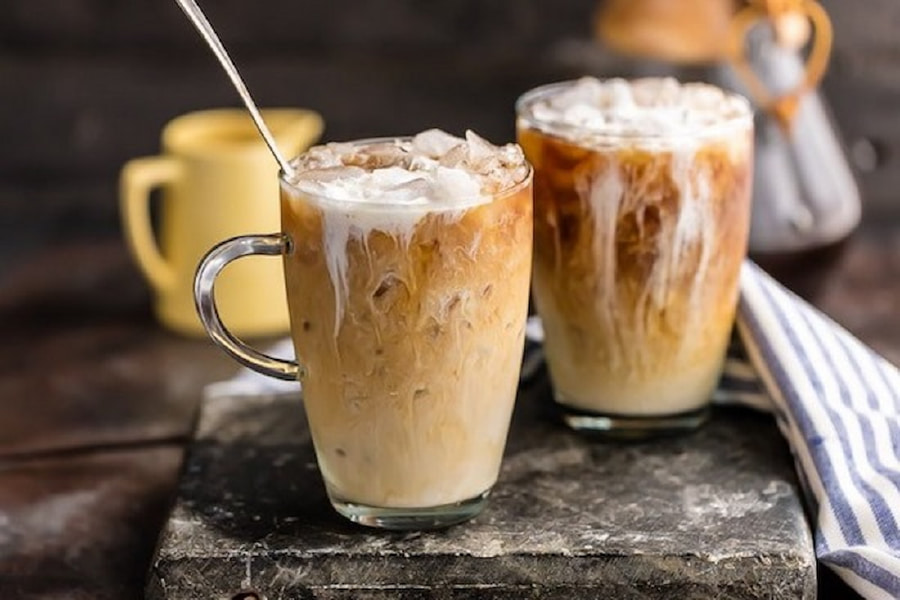 Bạc xỉu bao nhiêu calo? Hàm lượng năng lượng, tác động sức khỏe, so sánh đồ uống khác
