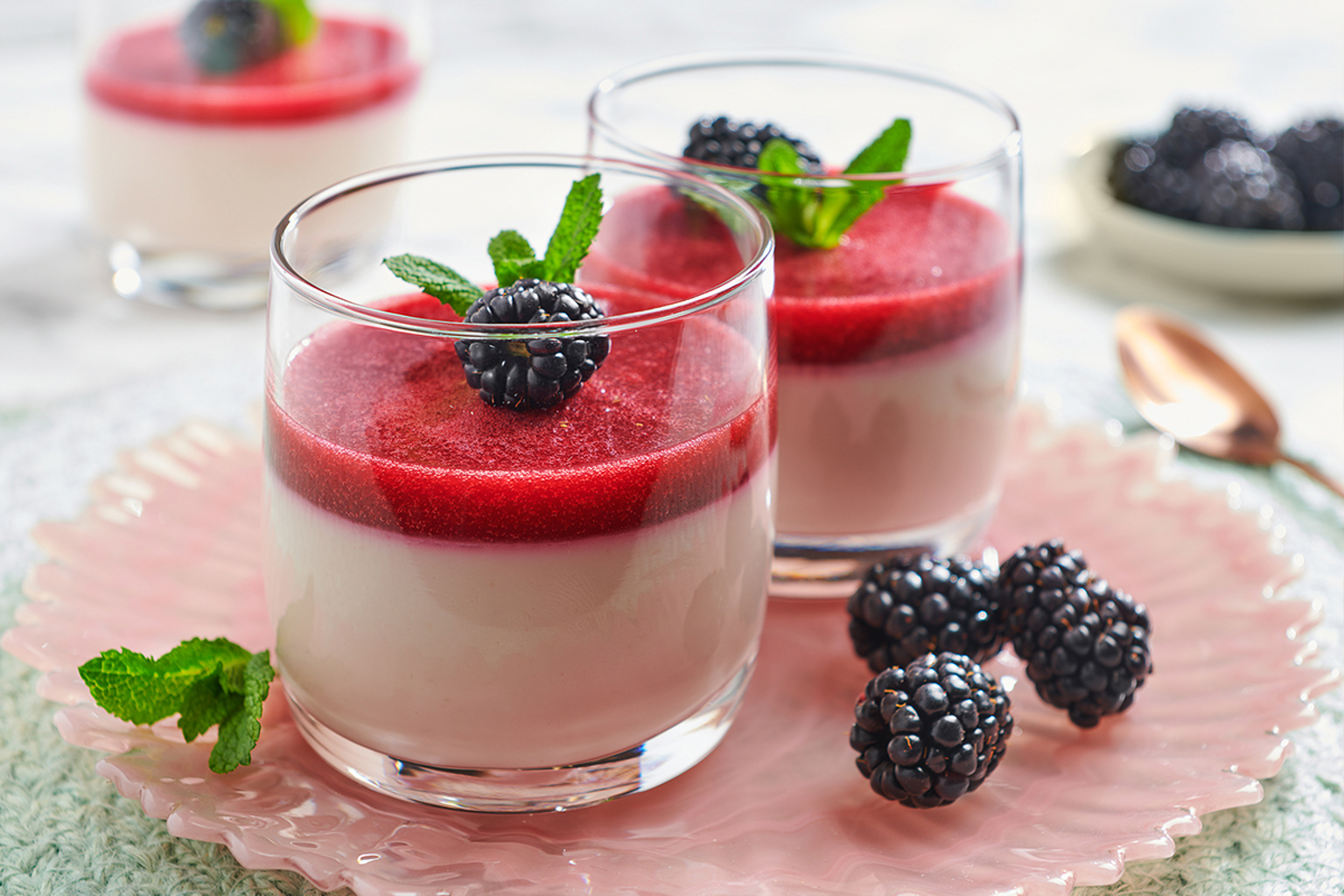 Panna cotta bao nhiêu calo? Thành phần dinh dưỡng, tác động sức khỏe, cách so sánh chế độ ăn